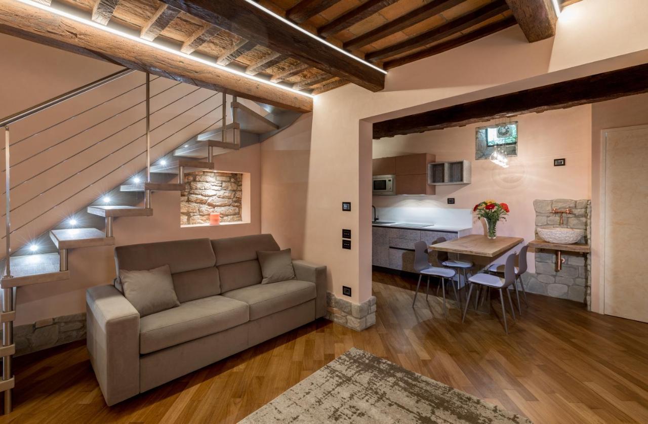 B&B Luxury Apartment Suite Gubbio 2 Camere E Divano Letto Екстериор снимка