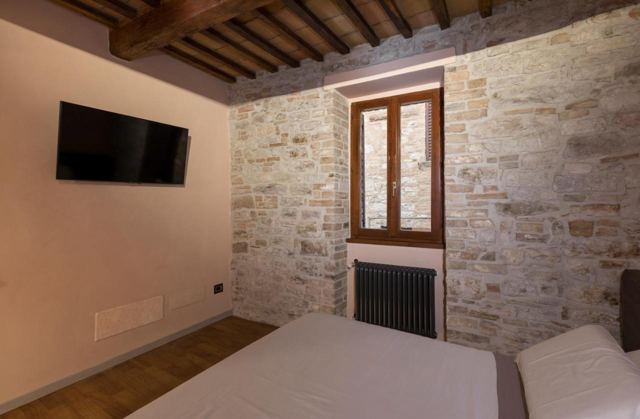 B&B Luxury Apartment Suite Gubbio 2 Camere E Divano Letto Екстериор снимка