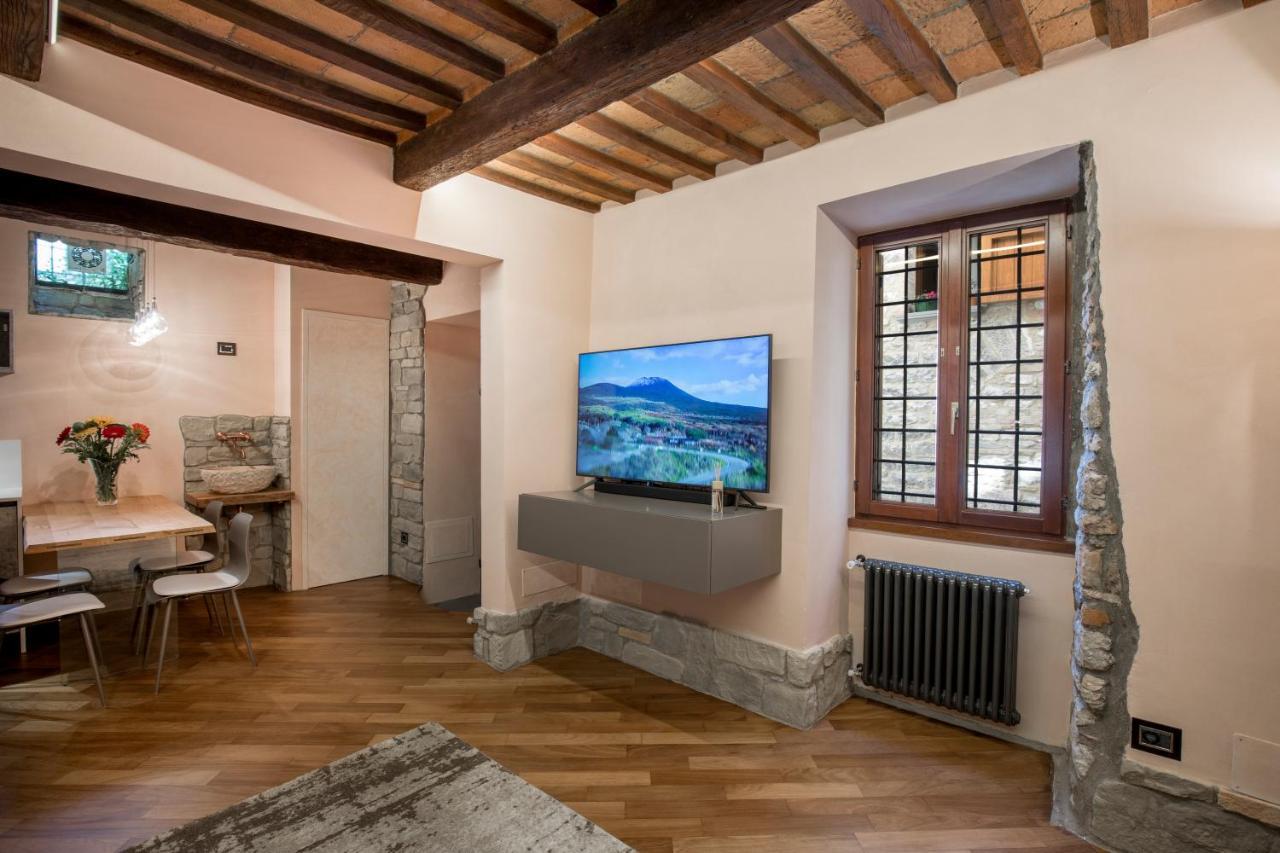 B&B Luxury Apartment Suite Gubbio 2 Camere E Divano Letto Екстериор снимка